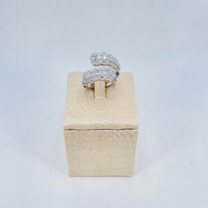 Anello contrarié in oro bianco 18KT con diamanti Gianni Carità