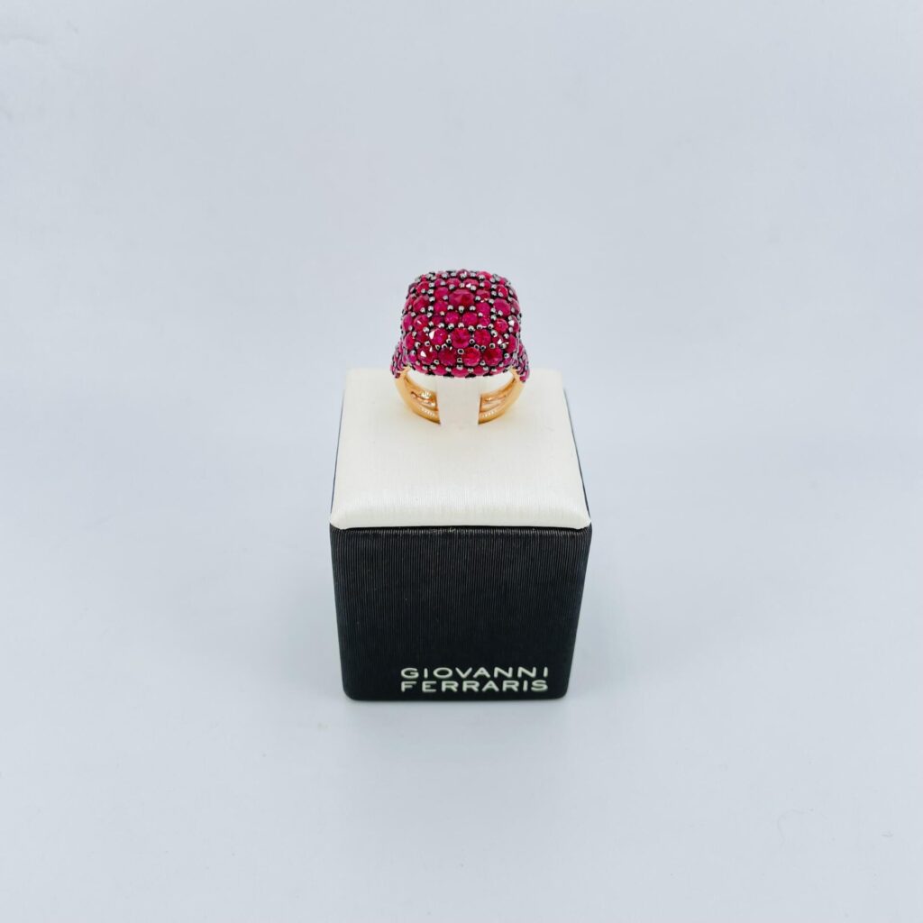Anello a pavé in oro rosa 18KT con rubini Giovanni Ferraris