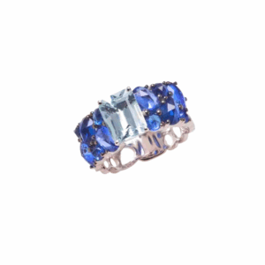 Anello in oro bianco 18KT con acquamarina e zaffiri