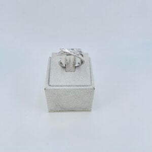 Anello in oro bianco 18KT con diamanti