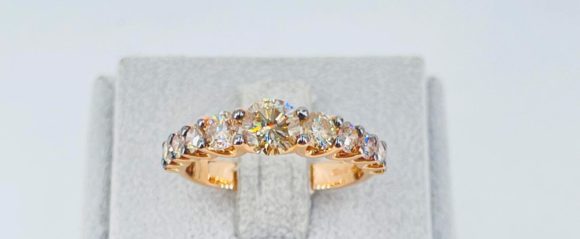 Fedina in oro rosa con diamanti fancy color brown naturali-sinopoli