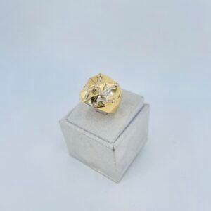 Anello squadrato in oro giallo 18KT con diamanti - immagine 3