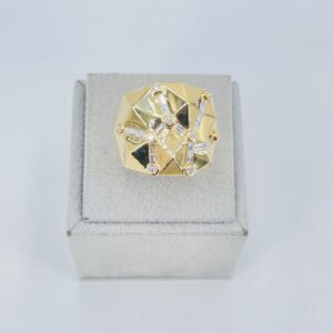 Anello squadrato in oro giallo 18KT con diamanti - immagine 5