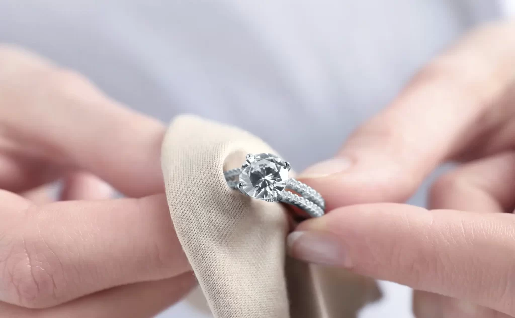 Pulire Gioielli in Oro e Pietre