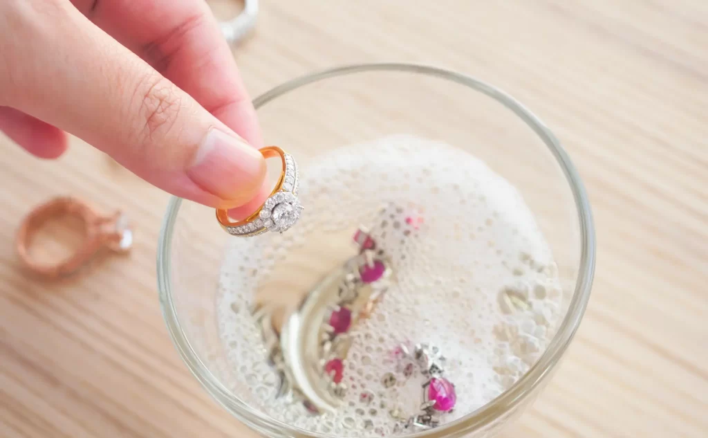 Pulire i Gioielli Anneriti