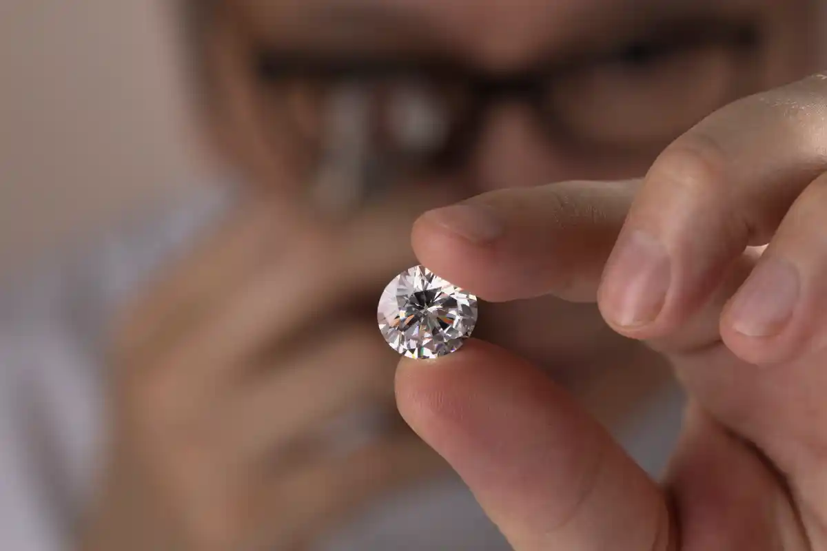Riconoscere un diamante vero