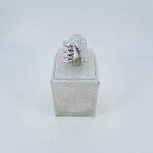 Anello fascione lavorato con diamanti a pavé