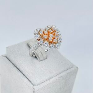 Anello a cuore in oro bianco e rosa 18KT con diamanti - immagine 3