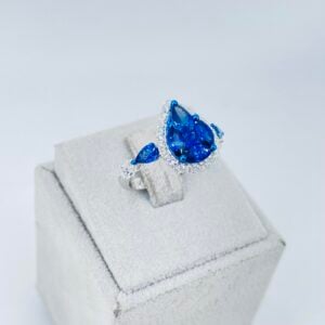 Anello a goccia in oro bianco 18KT con zaffiri e diamanti - immagine 3