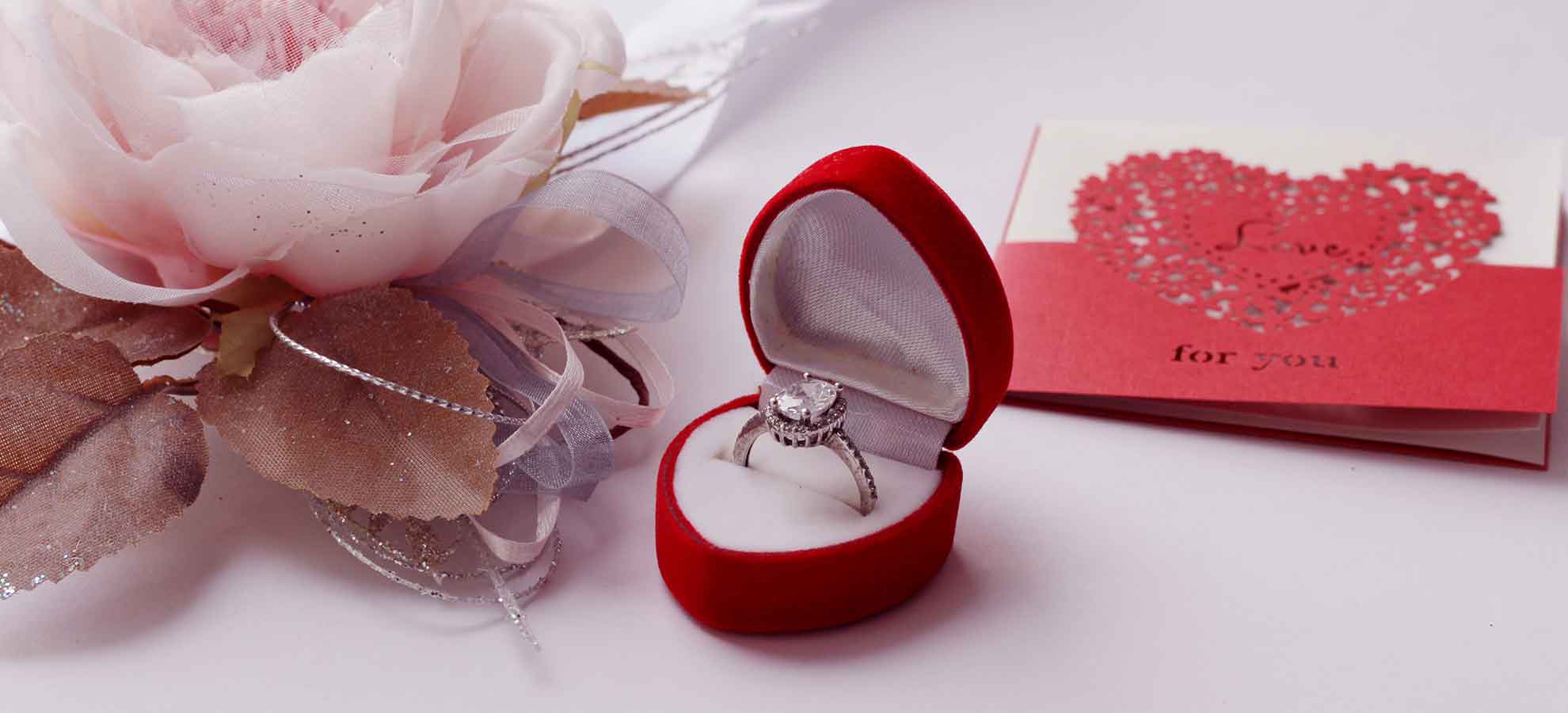 modi romantici per regalare un anello